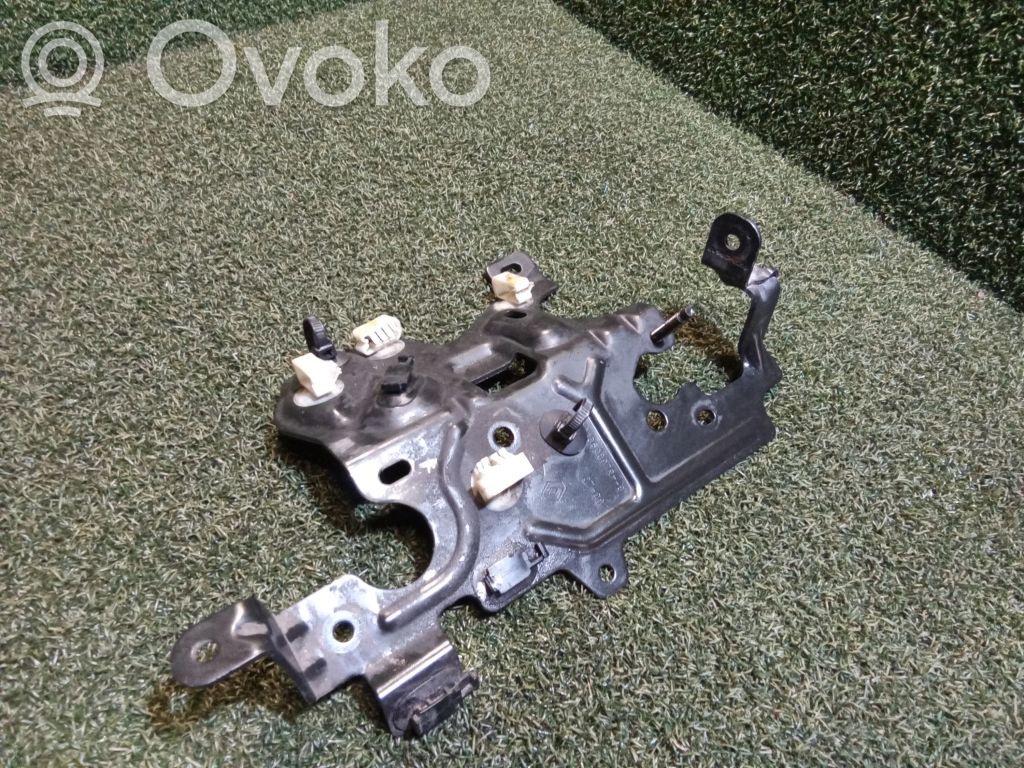 Engine mounting bracket   241360897R