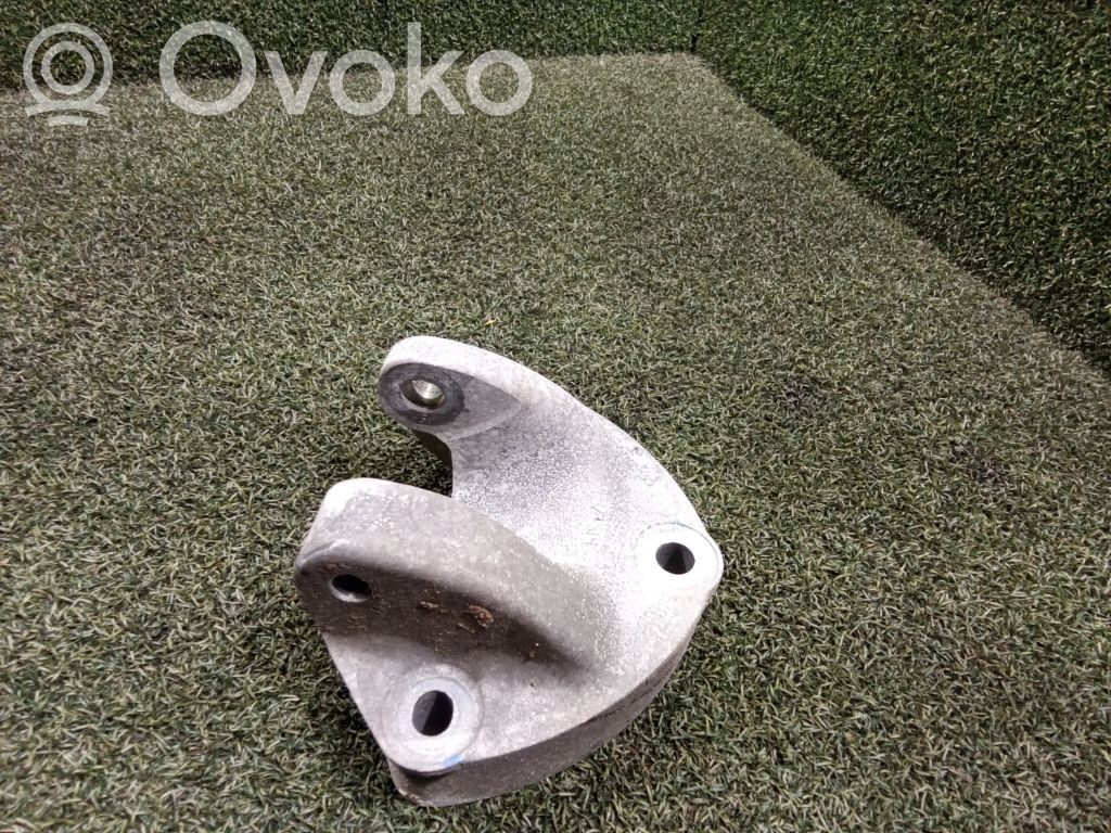 Opel Movano B Engine mounting bracket 
