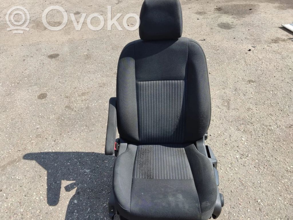 Ford Transit Kuljettajan istuin 
