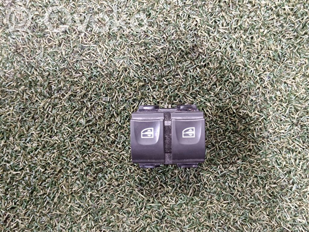 Renault Trafic III (X82) Electric window control switch 