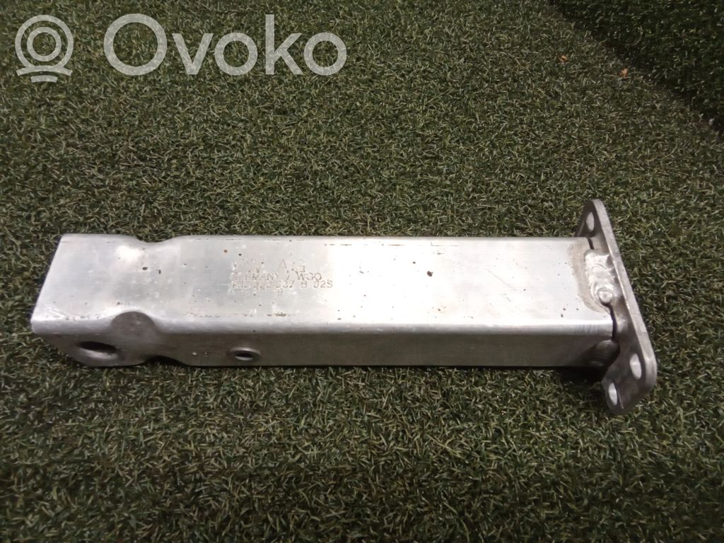 Porsche Cayenne (9Y0 9Y3) Radiator support slam panel bracket 