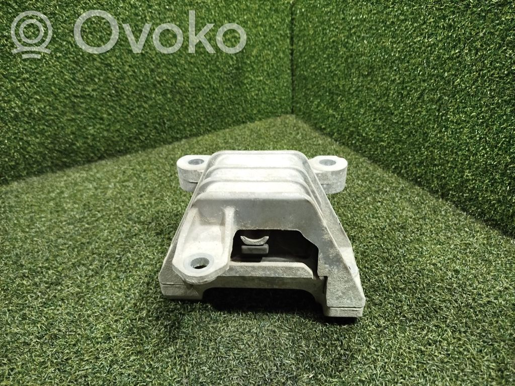 Opel Vectra C Engine mount bracket 