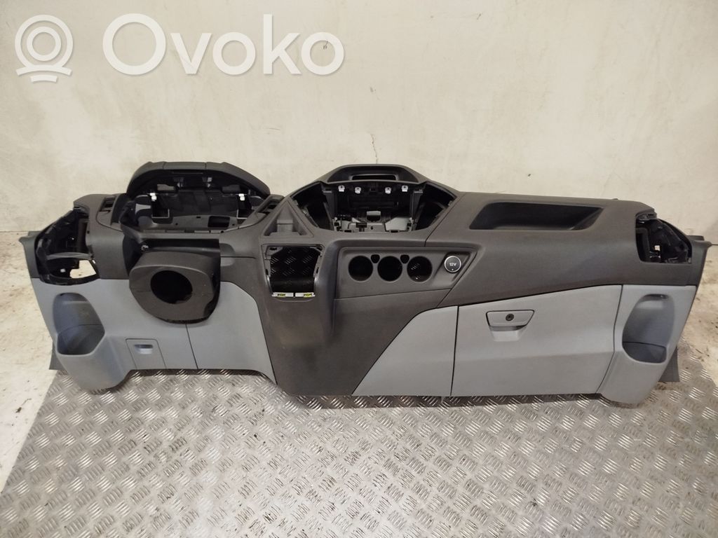 Ford Transit Custom Panelis 