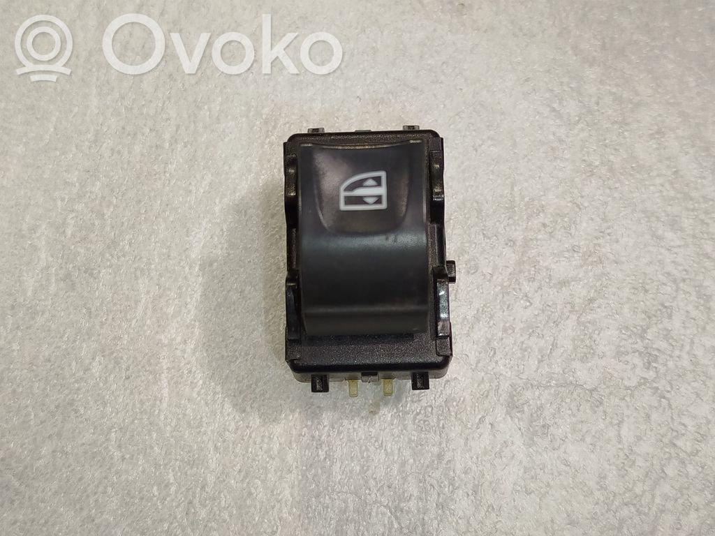 Opel Vivaro Electric window control switch 