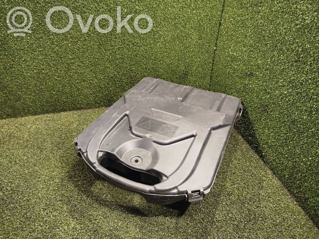 Opel Vivaro Tool box 