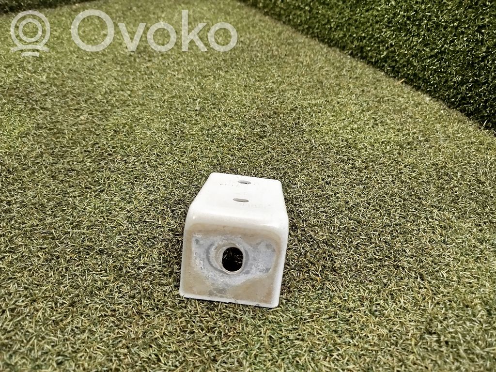 Opel Vivaro Radiator support slam panel bracket 