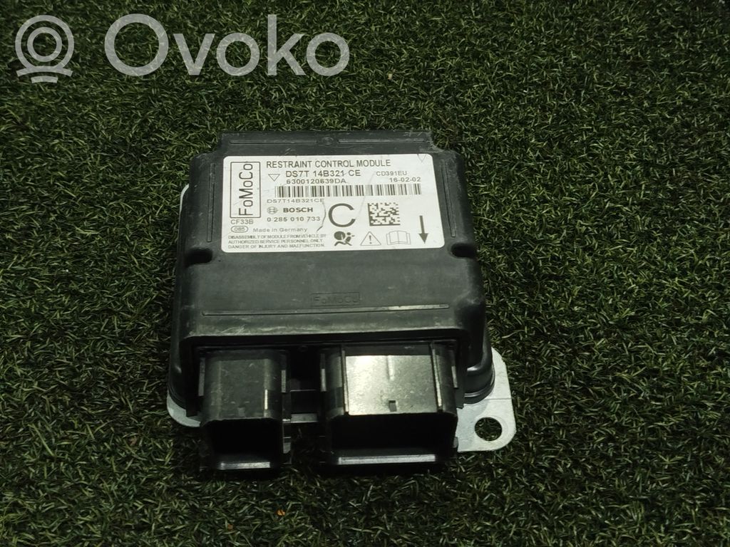 Ford Mondeo MK V Airbag control unit/module 