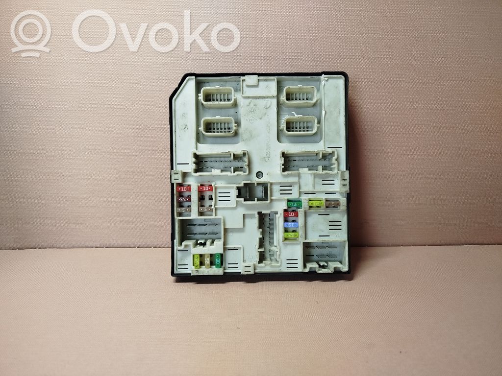 Opel Movano B Fuse module 