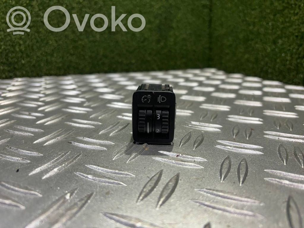 Renault Trafic II (X83) Headlight level height control switch 