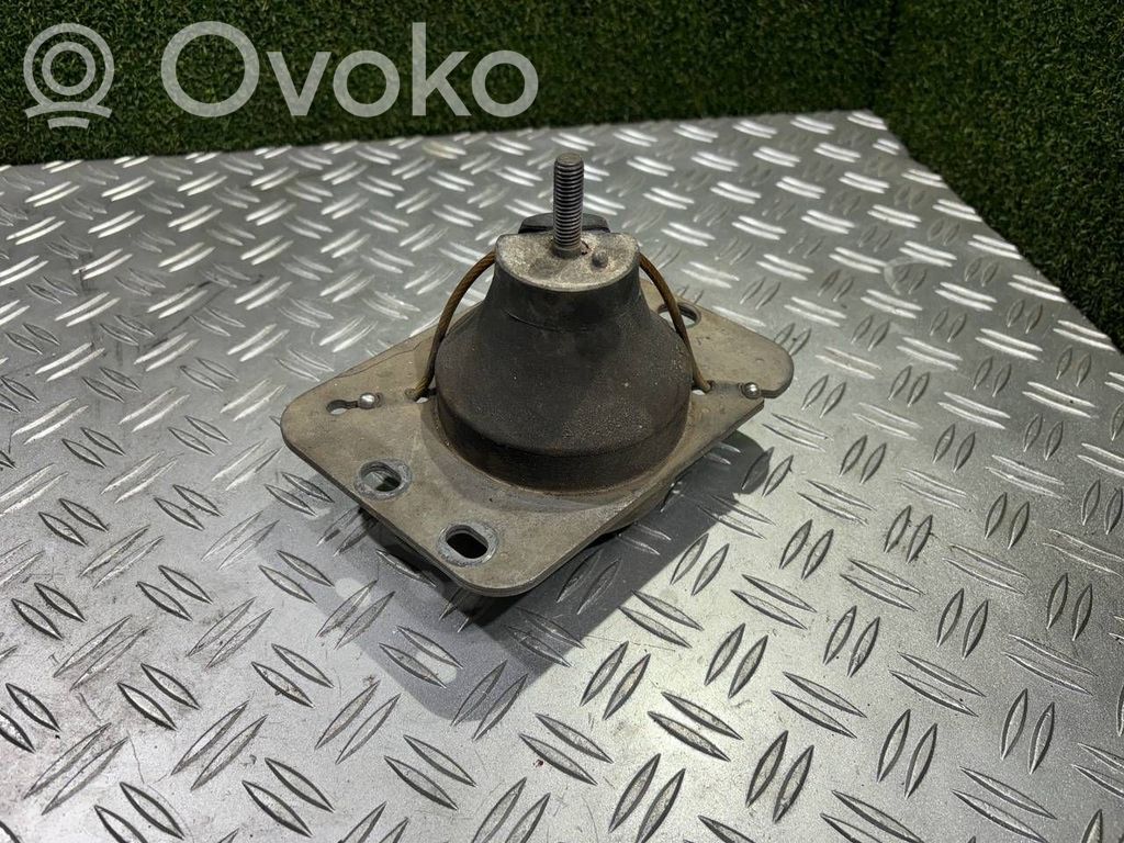 Renault Trafic II (X83) Engine mount bracket 