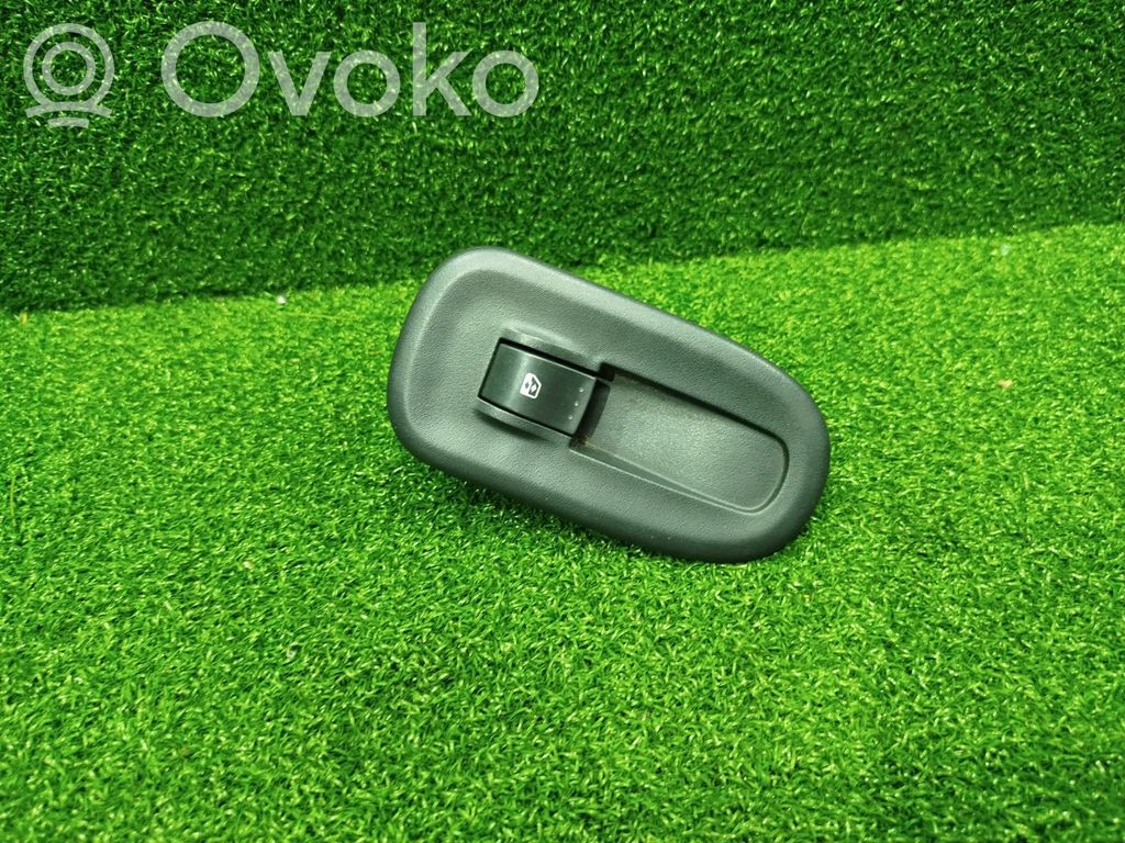 Renault Master III Electric window control switch 