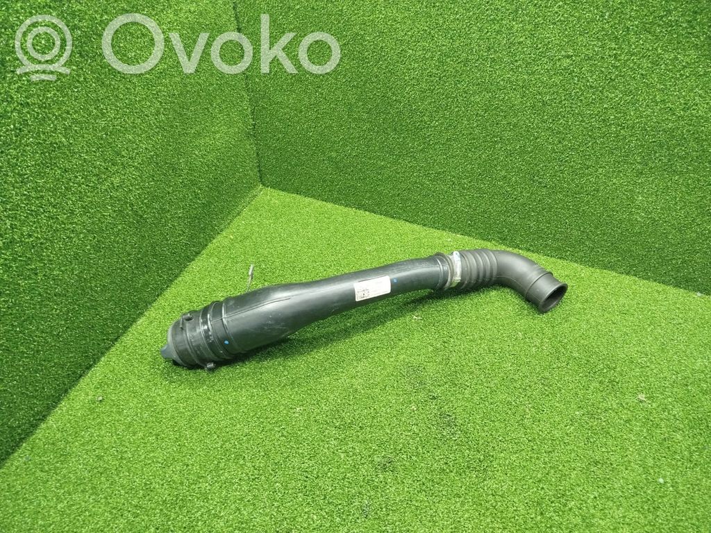 Opel Vivaro Polttoainesäiliön täyttöaukon suukappale 