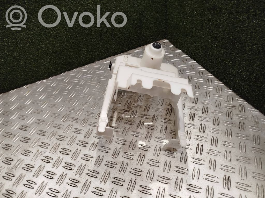 Toyota Proace Fuse box cover 