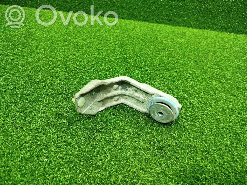 Toyota Proace Jäähdyttimen kannatin 