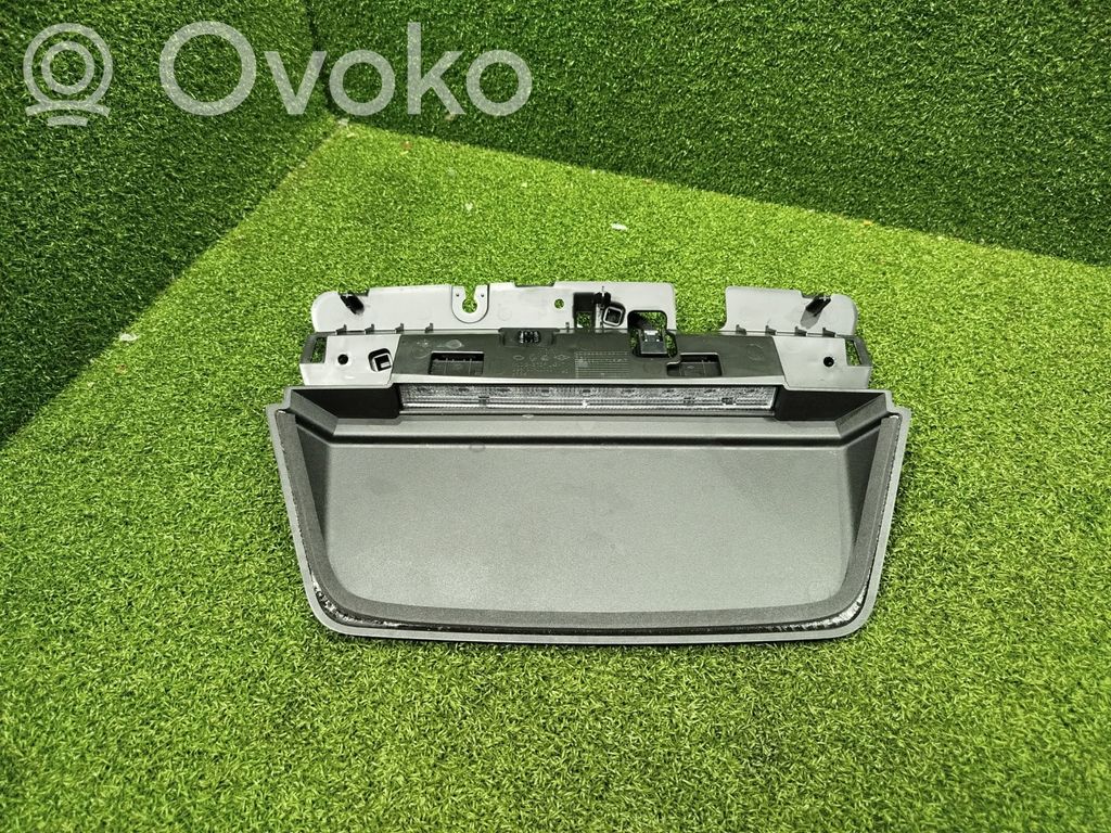 Renault Arkana Third/center stoplight 