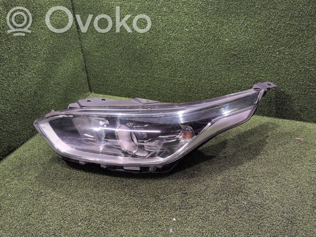 KIA Ceed Headlight/headlamp 