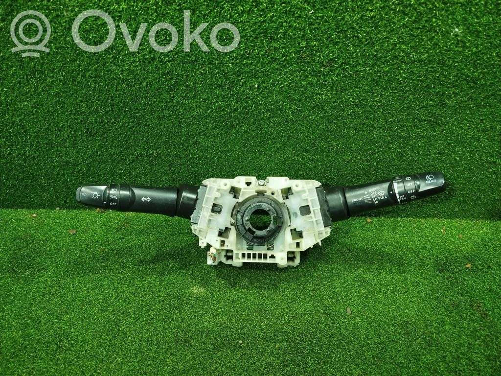 Mitsubishi Pajero Pyyhkimen/suuntavilkun vipukytkin 