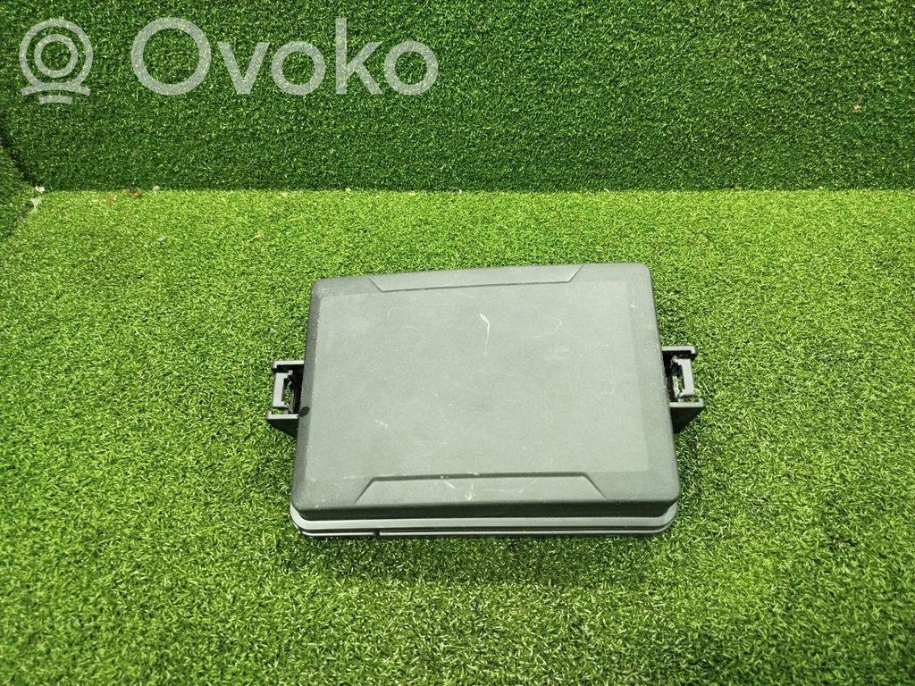 KIA Stonic Fuse box cover 
