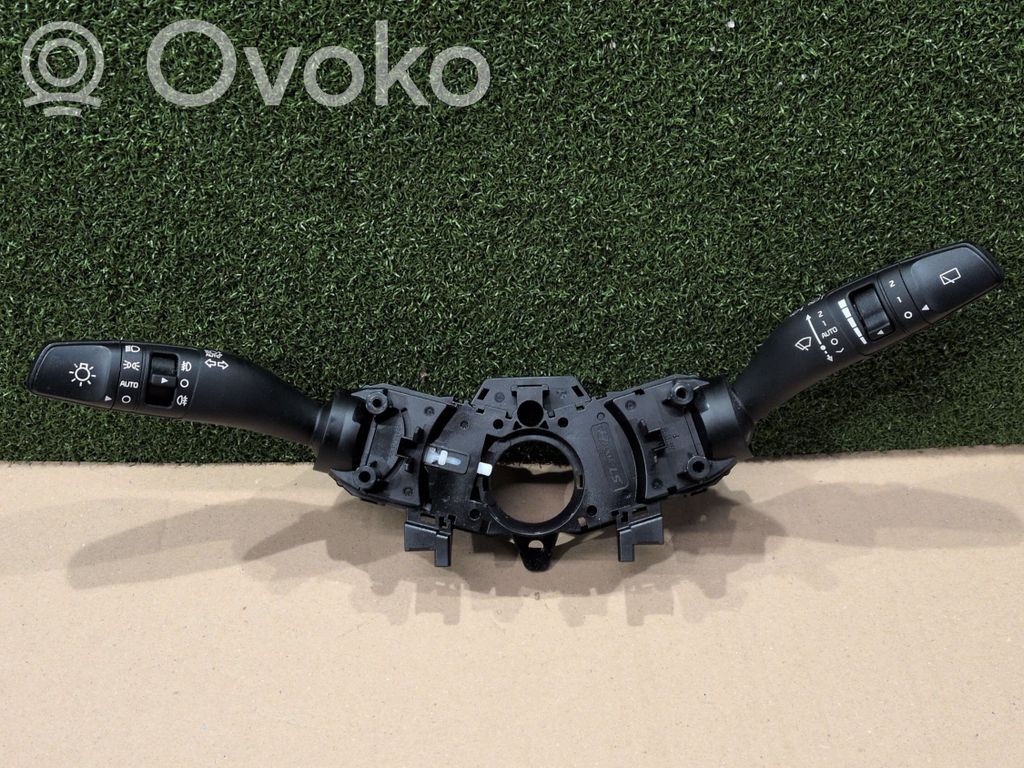 KIA Stonic Interruptor/palanca de limpiador de luz de giro 