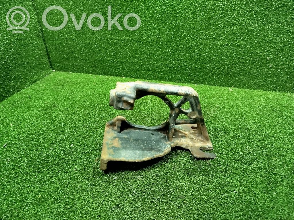 Engine mounting bracket   7854R