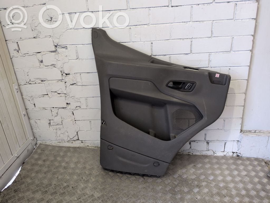 Ford Transit VII Etuoven verhoilu 