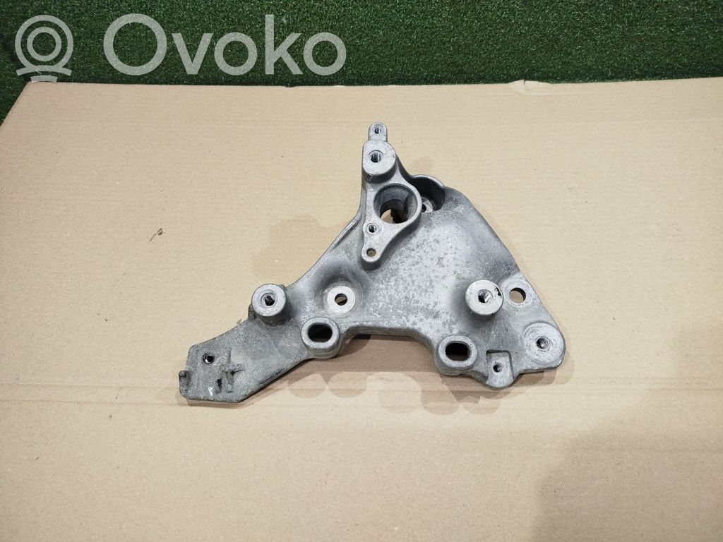 Renault Trafic III (X82) Engine mounting bracket 