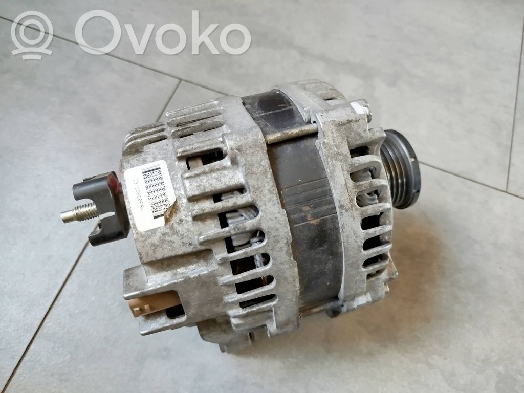 Opel Vivaro Generator/alternator 