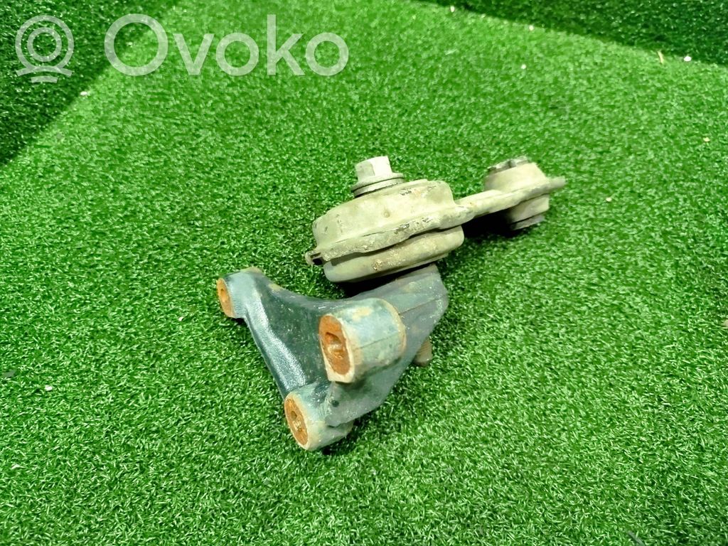 Engine mount bracket   8200675206,112388746R,93866731
