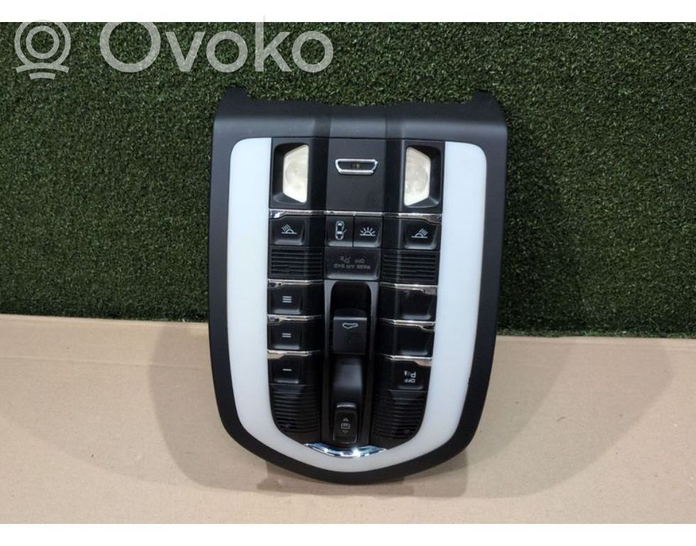 Porsche Cayenne (92A) Światło fotela przedniego 