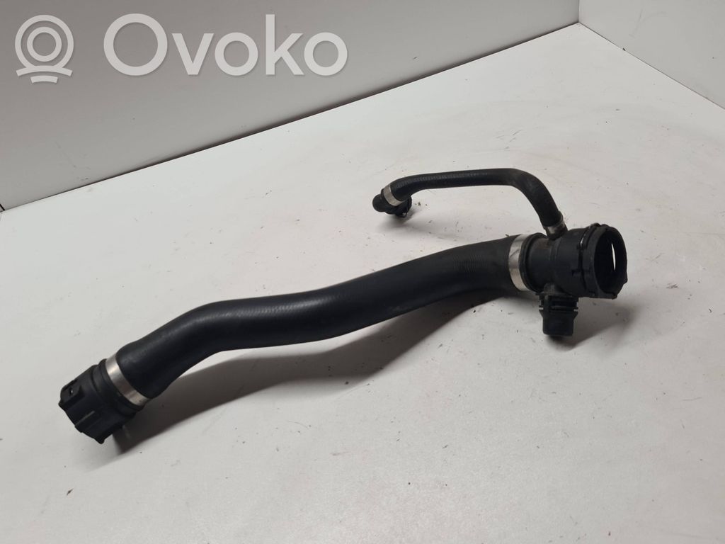 BMW X3 E83 Engine coolant pipe/hose 