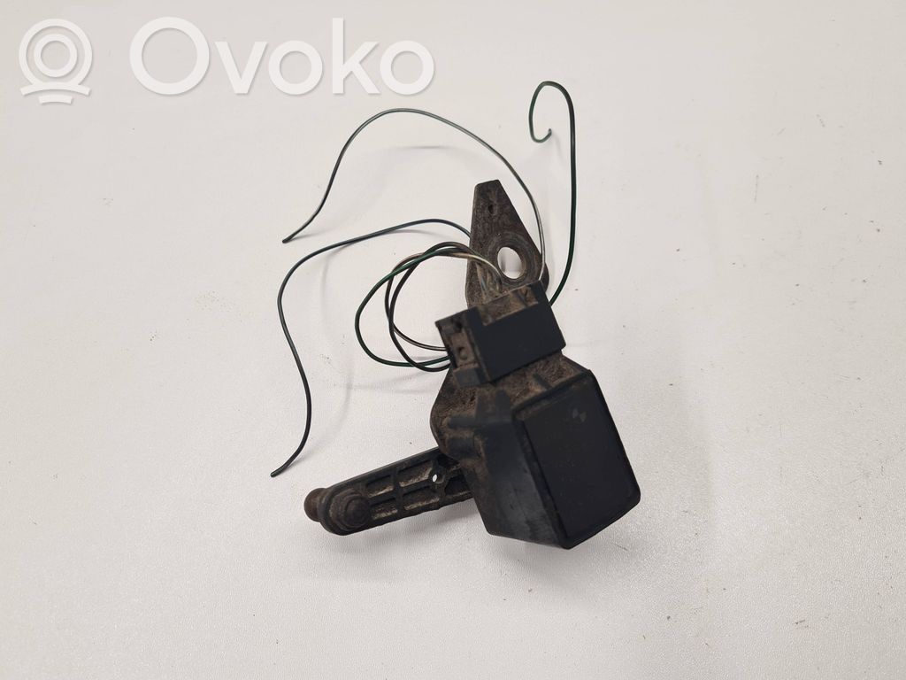 Headlight/headlamp level sensor   1093697,37146784696