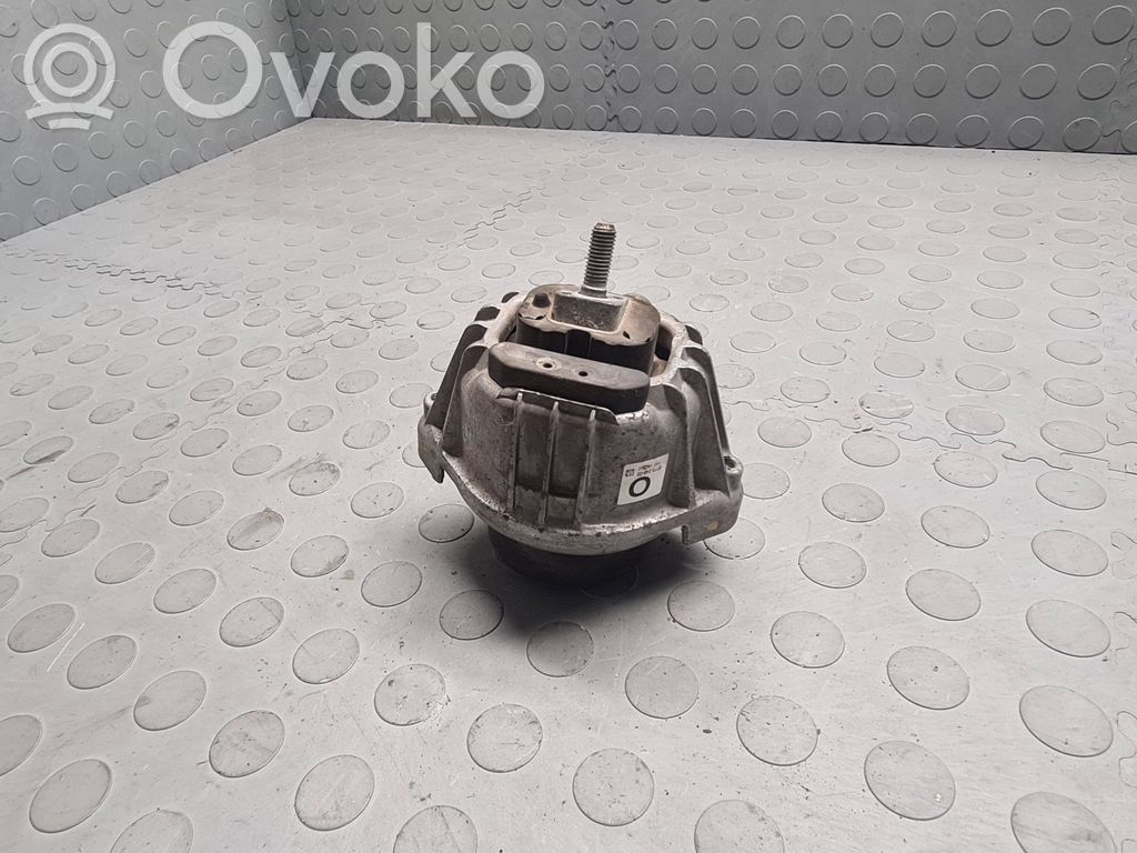 Soporte de montaje del motor   6773248,757143212