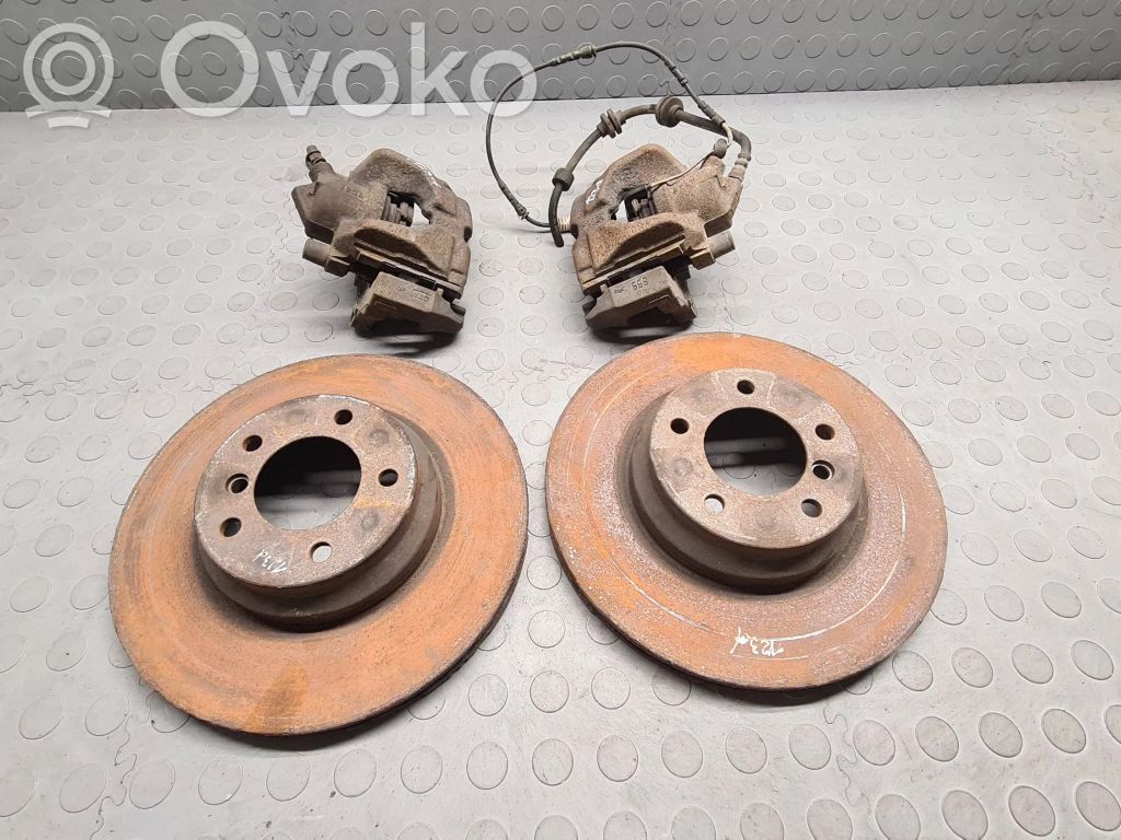 BMW 1 E82 E88 Brake discs and calipers set 