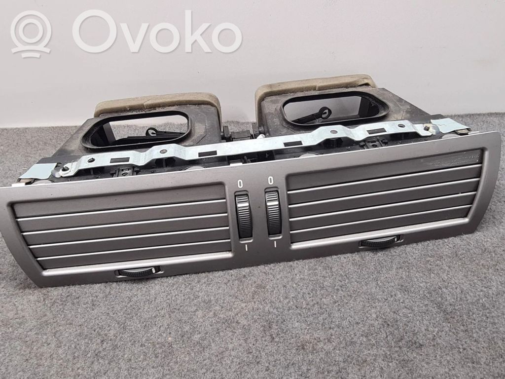 BMW 7 E65 E66 Centrinės oro grotelės 