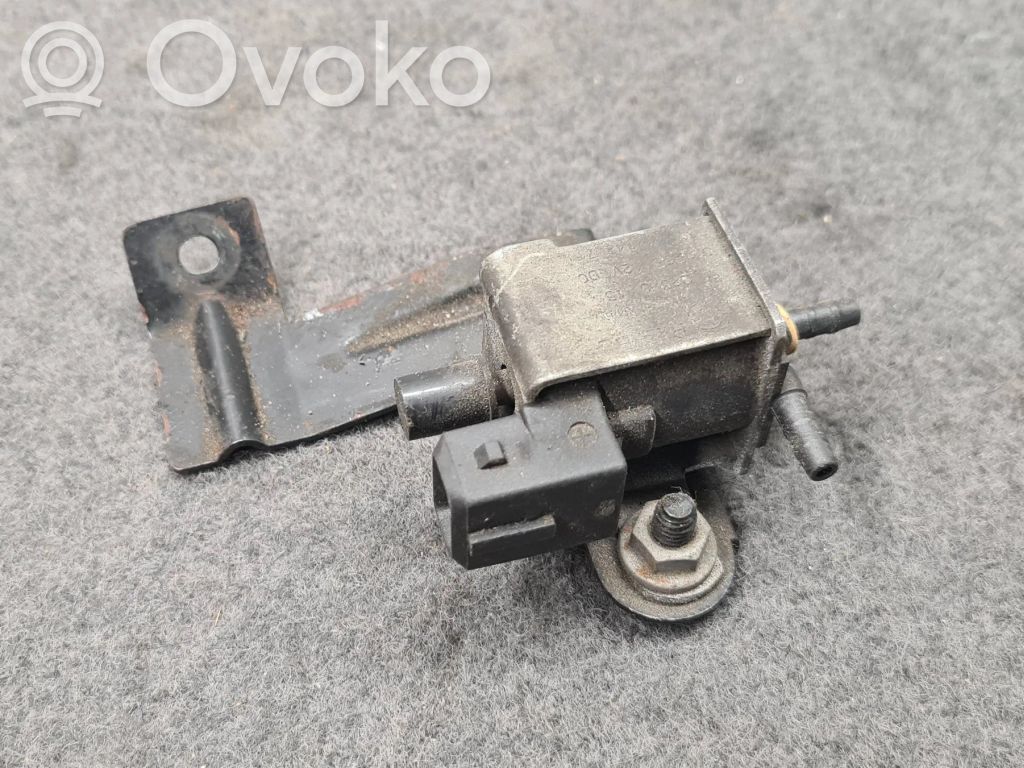 Vacuum valve   72234013