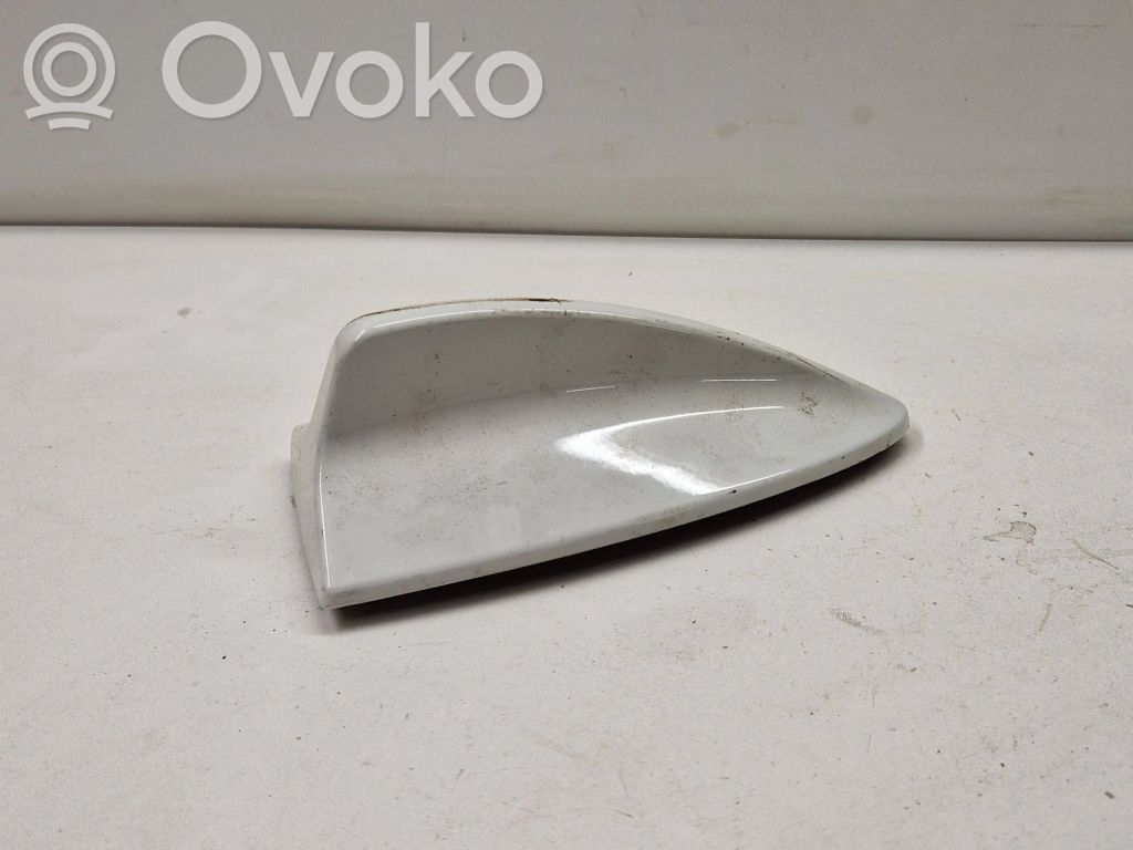 BMW 3 E90 E91 Stogo (GPS) antenos dangtelis 