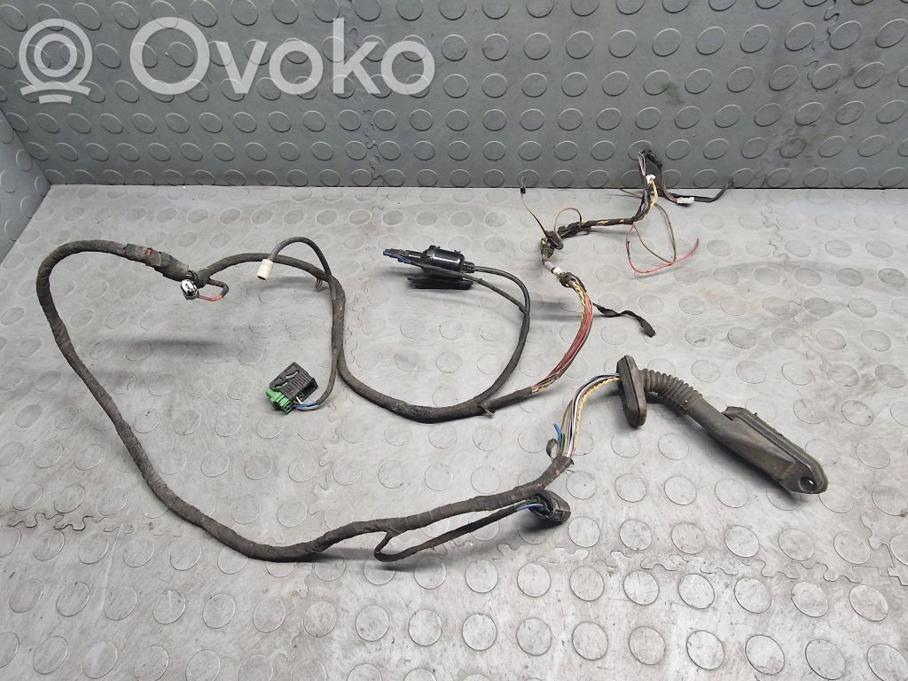 Front door wiring loom   8382138