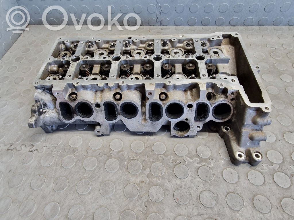 BMW 3 E90 E91 Engine head 