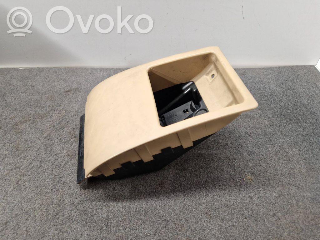 BMW 5 E39 Cita veida salona detaļa 