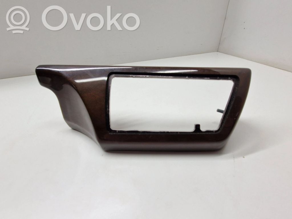 Panel trim   7025310