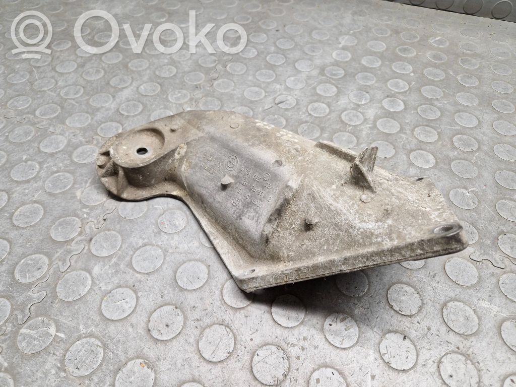 Engine mounting bracket   6761565