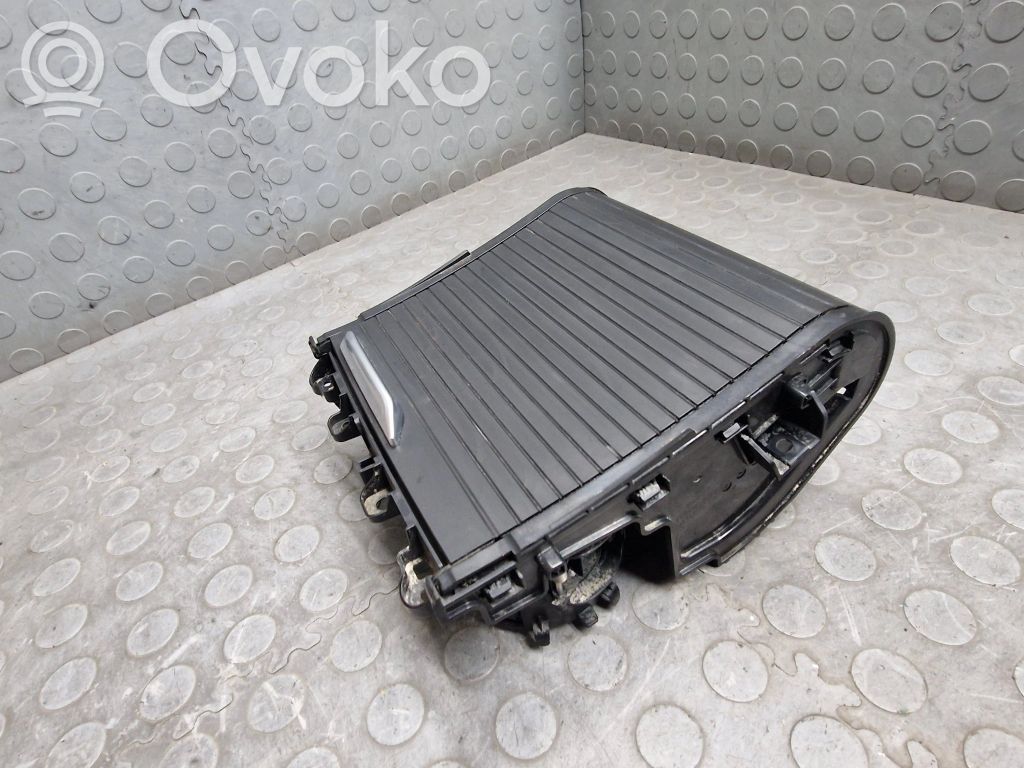 BMW X3 G01 Puodelių laikiklis (priekyje) 