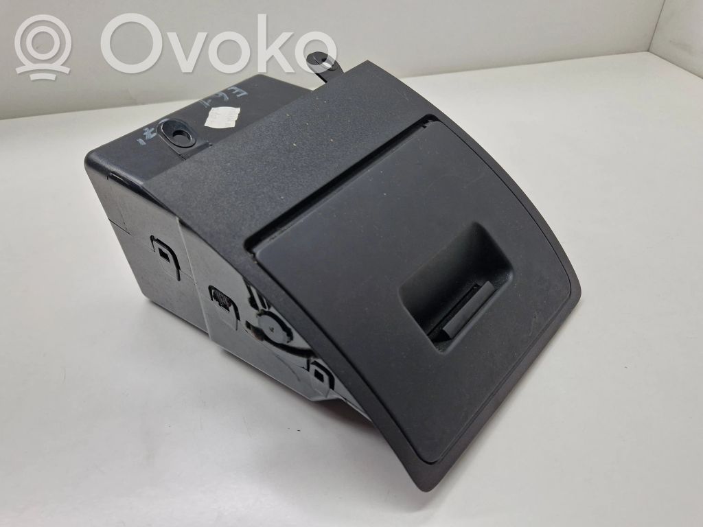 Glove box   7156963