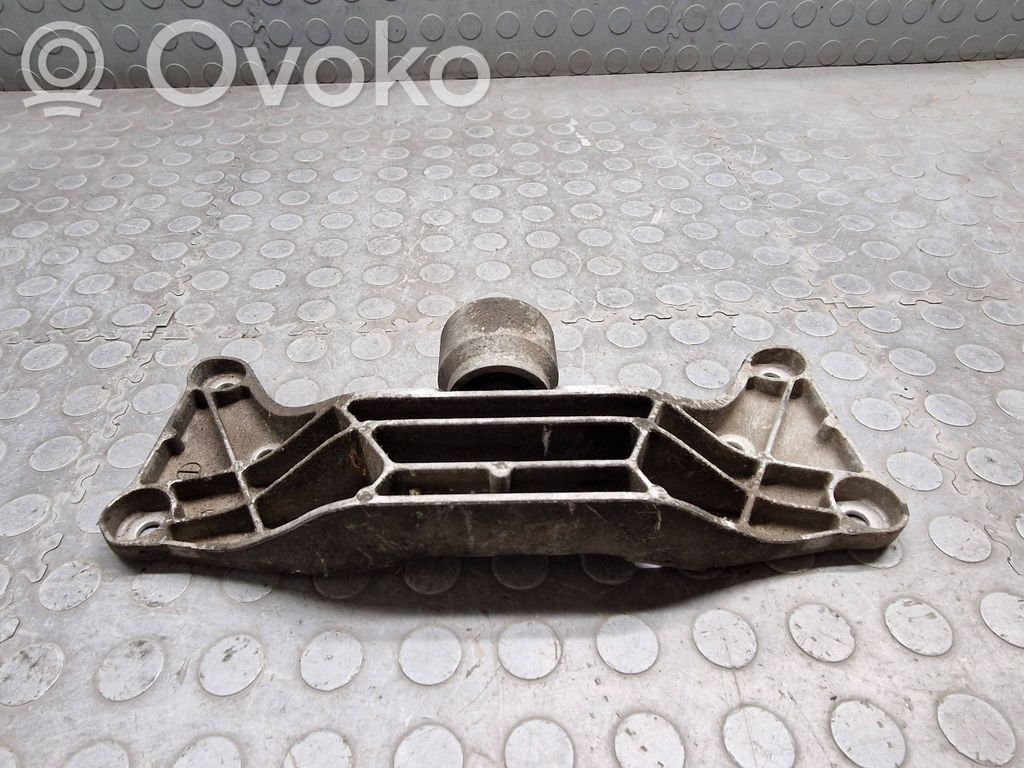 BMW 7 E38 Gearbox mounting bracket 