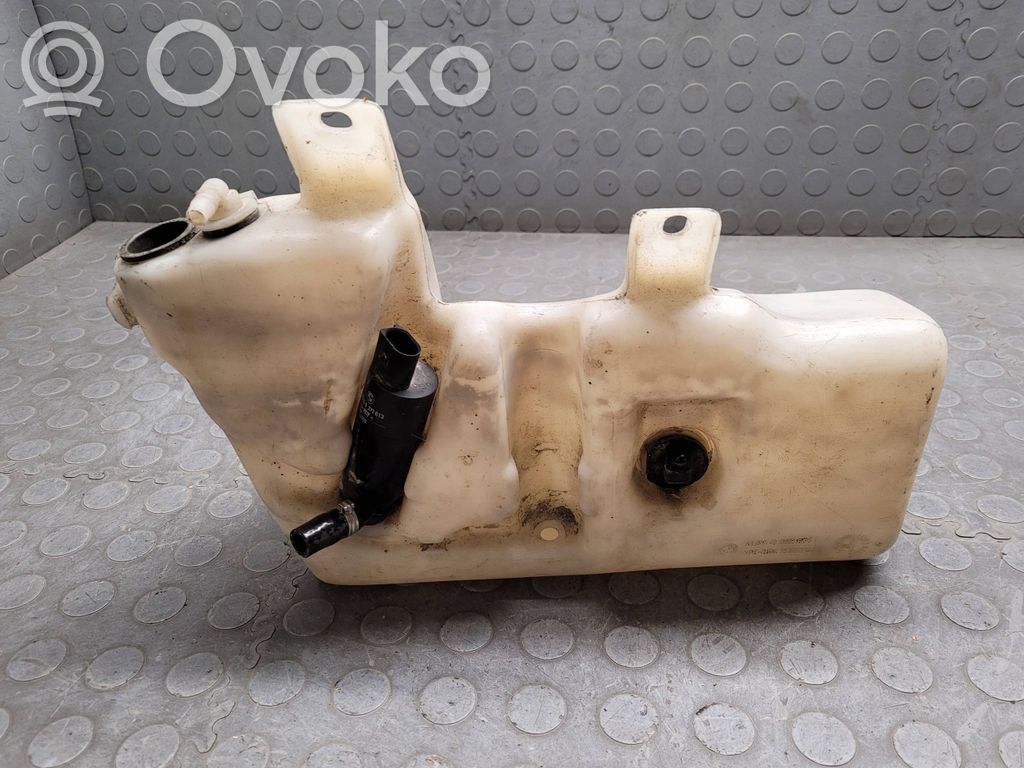 BMW 7 E38 Langų skysčio bakelis 