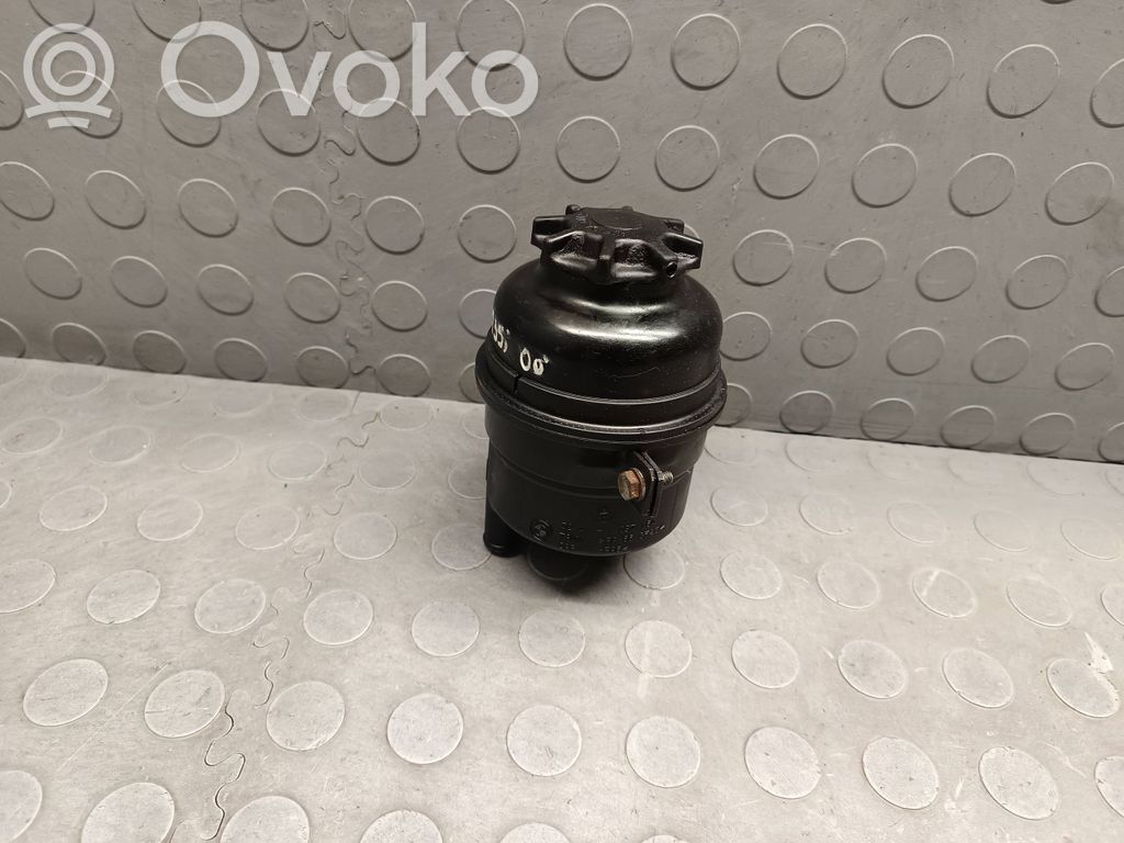 BMW 7 E38 Vairo stiprintuvo skysčio bakelis 