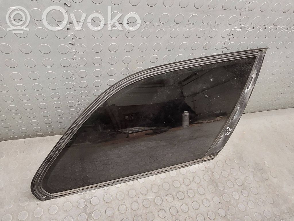 Vidrio lateral trasero   67145033