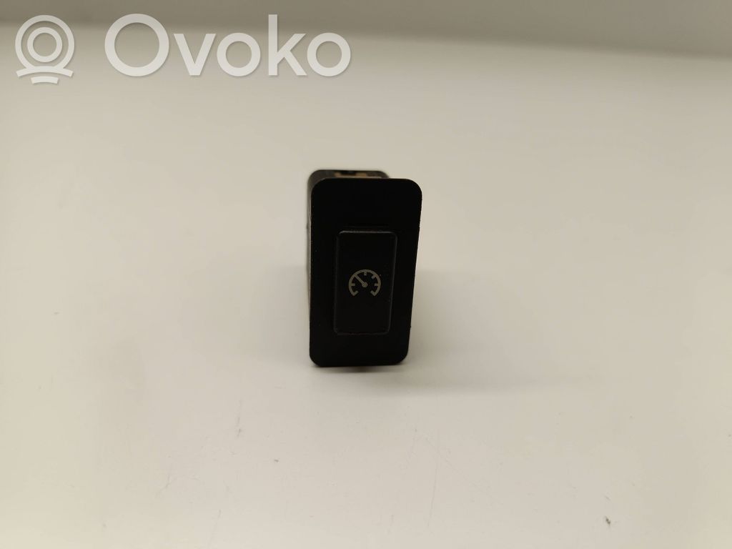 Cruise control switch   8360462