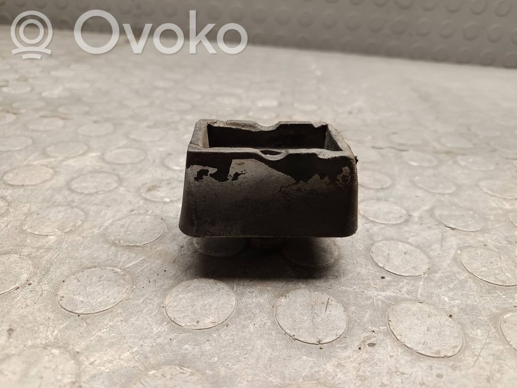 Kėlimo taškas/padas   7039760