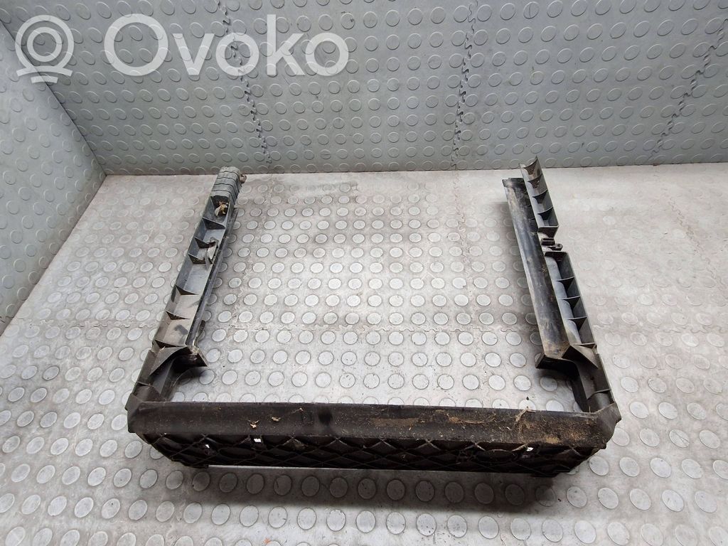 BMW X5 E70 Jäähdyttimen kehyksen suojapaneeli 